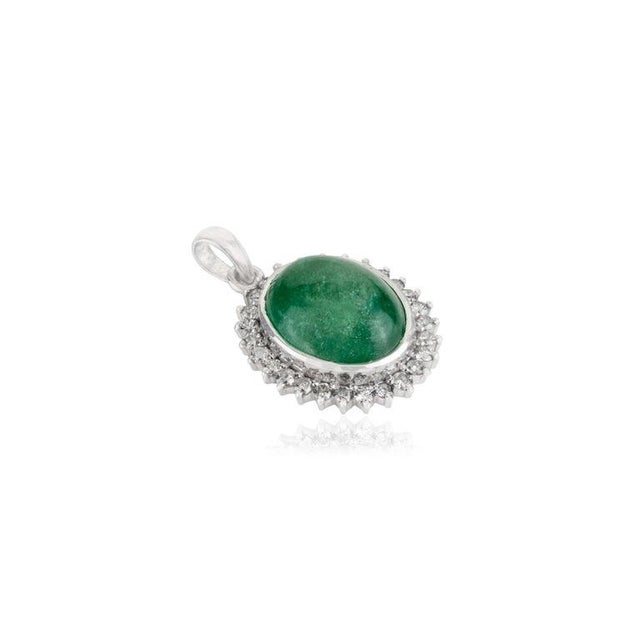 Boho Chic Large 8.8 Ct Oval Emerald & Diamond Halo Pendant in 925 Sterling Silver- Elegant Fine Jewelry For Sale - Image 3 of 12