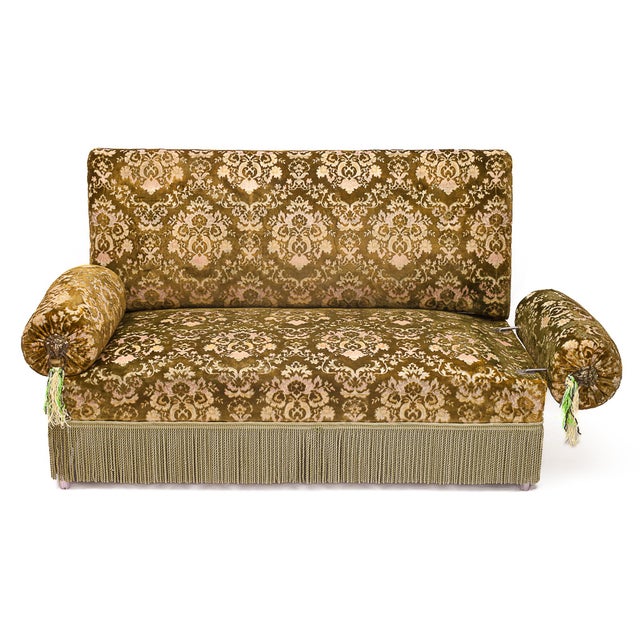 Alsatian divan in cut silk velvet. Original fabric. Floral pattern. Olive, anise, and pink tones. Sturdy frame. Very...
