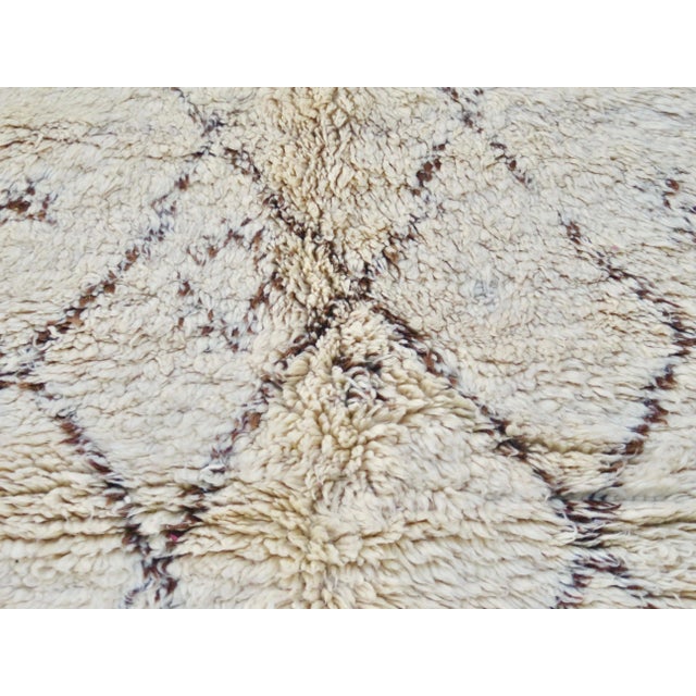 1970s Vintage Abstract Beni Ourain Rug For Sale - Image 4 of 9