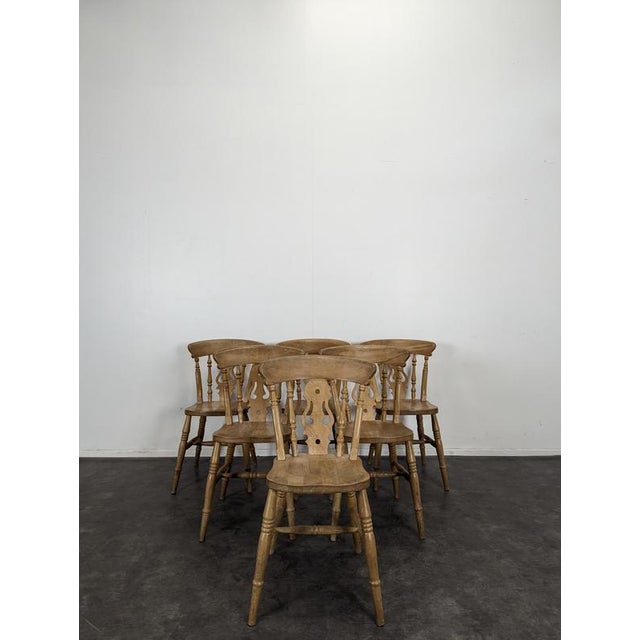 Western Interiors Chairs, Set of 6, in Very Good conditions.