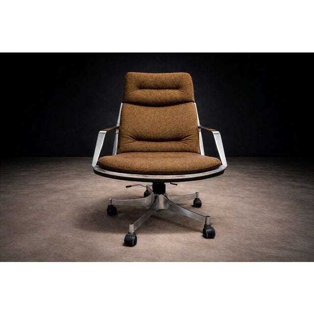 Jorge Zalszupin Jorge Zalszupin “Tall Commander” Swivel Chair, 1973 – Fiberglass, Aluminum & Chenille | Brazilian Modern - Lot 888A For Sale - Image 4 of 15