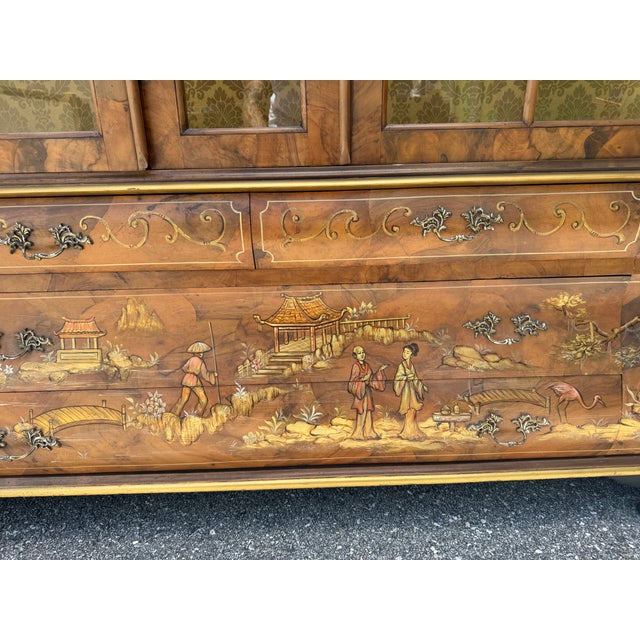 Wood 1970s Hand Painted Gold Leaf Chinoiserie Vitrine Burl Wood Display Cabinet For Sale - Image 7 of 16
