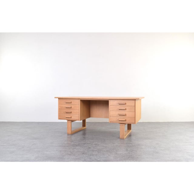 Mid-Century Modern Mid-Century Oak Freestanding Desk by Torben Valeur and Henning Jensen for Dyrlund, 1960s For Sale - Image 3 of 18