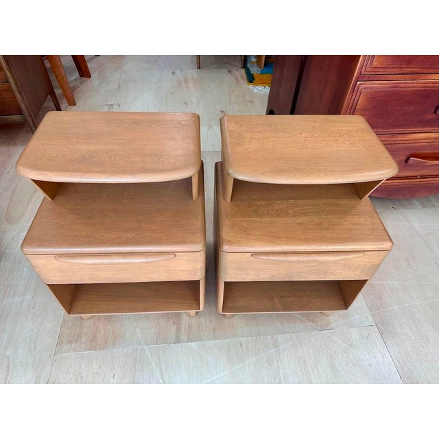 Mid-Century Modern Pair of Heywood Wakefield ‘Encore’ Nightstands For Sale - Image 3 of 9