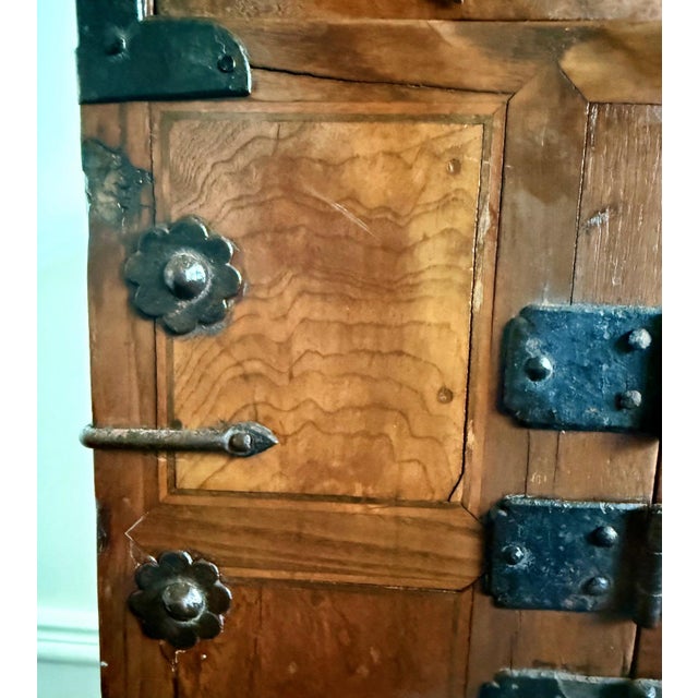 19th Century Antique Korean Two-Level Wood Chest Jeon-Ju Jang For Sale - Image 5 of 18