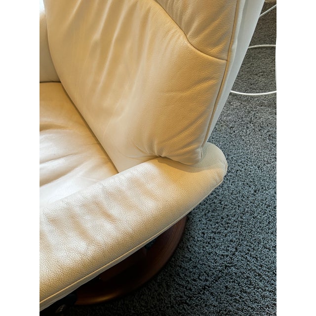 Mid 20th Century Scandinavian Ekornes Stressless Lounge Chair and Ottoman in White Leather & Rosewood For Sale - Image 13 of 18