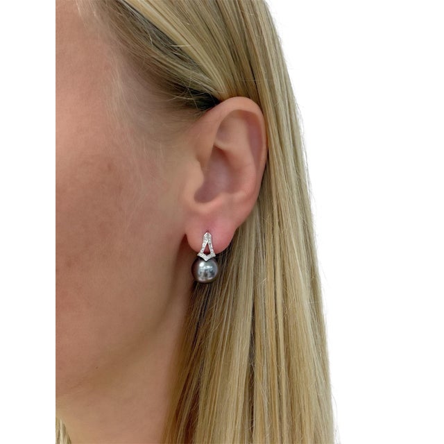 Contemporary Mikimoto, 18 Karat White Gold, Cultured South Sea Pearl and Dianond Earrings, Pair For Sale - Image 3 of 7