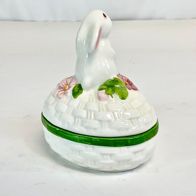 Ceramic 1980s Vintage Hollywood Regency Coastal Egg & Bunny Trinket Box - Easter For Sale - Image 7 of 12
