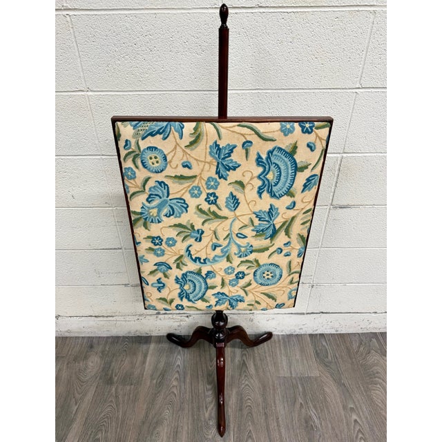 Early 20th Century Vintage Queen Anne Style Adjustable Needlepoint Embroidered Fire Screen For Sale - Image 5 of 9
