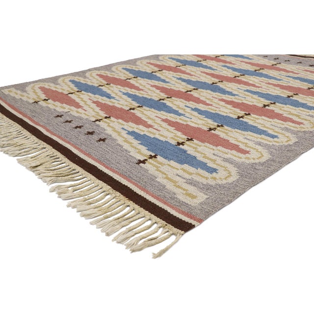 78108 Vintage Swedish Scandinavian Rollakan Rug, 04'06 x 05'11. This handwoven wool vintage Swedish rollakan rug, inspired...