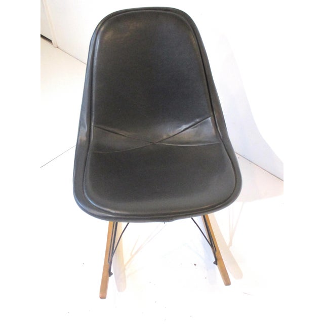 Mid 20th Century Early Eames Upholstered Wire Rocking Chair for Herman Miller For Sale - Image 5 of 13