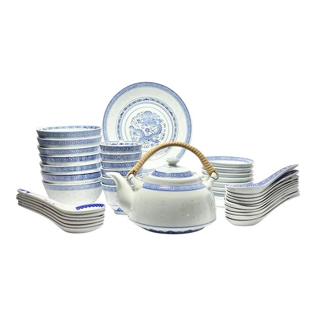 1970s Tienshan “Rice Flower” 42-Piece Porcelain Dinnerware Set For Sale