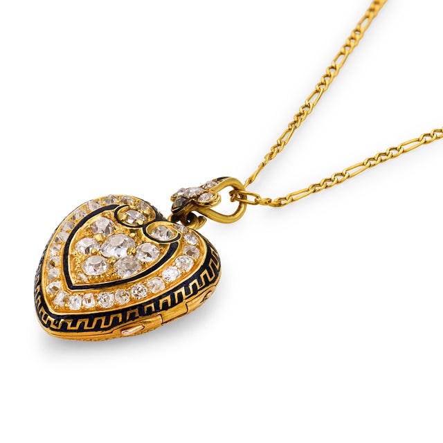 1900-1909 Victorian Old Mine Cut Diamond 18k Yellow Gold Enamel Heart Locket Pendant For Sale - Image 4 of 6