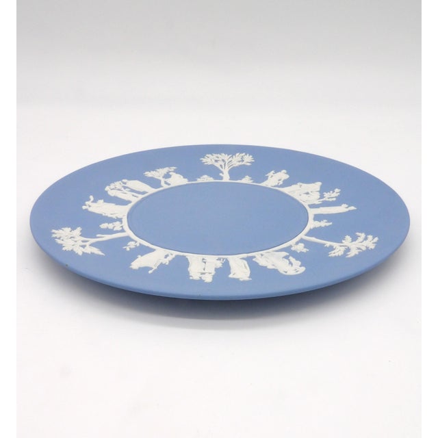 1970s Wedgwood Blue 9" Jasperware Plate — Greek Procession— Neoclassical For Sale - Image 6 of 10
