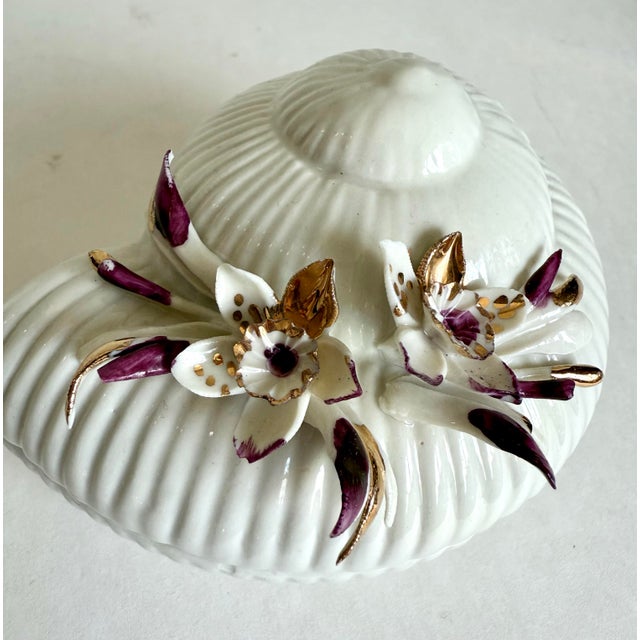 Capodimonte Vintage Italian Capodimonte Porcelain Shell Trinket Box With Plum & Gilt Flowers For Sale - Image 4 of 10