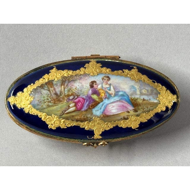 19th Century 1860 Sèvres Romantic Blue Gilt Porcelain Trinket Box For Sale - Image 5 of 12