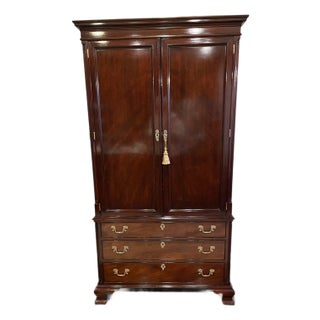 1990s Kindel Chippendale Mahogany 2 Door/3 Shelf and 3 Draw Bookcase/Entertainment Cabinet For Sale