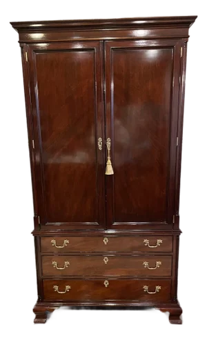 1990s Kindel Chippendale Mahogany 2 Door/3 Shelf and 3 Draw Bookcase/Entertainment Cabinet