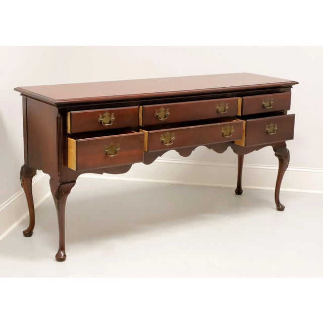 Late 20th Century Hickory Chair Historical James River Plantations Mahogany Queen Anne Huntboard Sideboard For Sale - Image 5 of 12