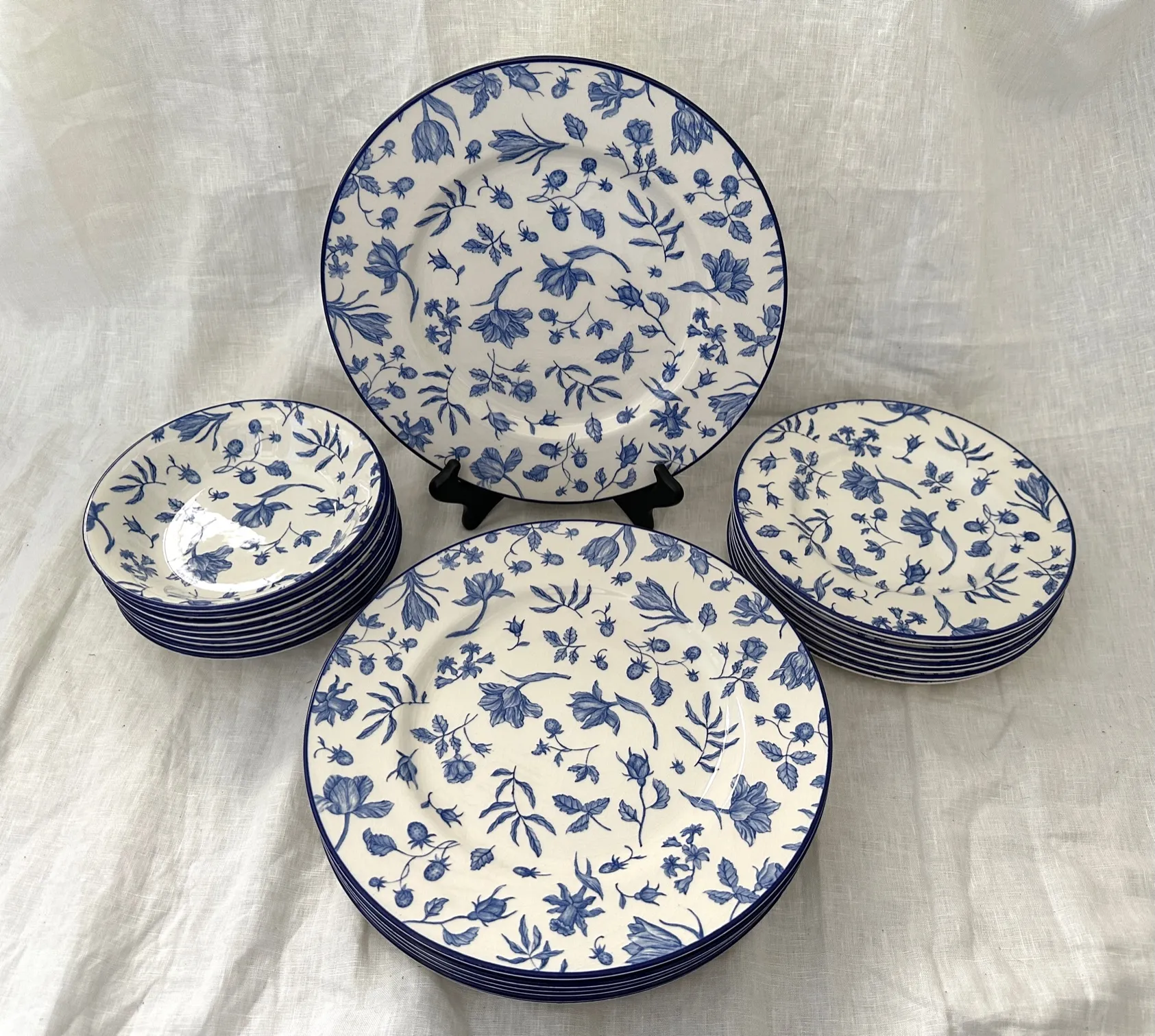 royal-stafford-blue-and-white-