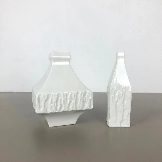 Article: Set of 2 op art vases Origin: Germany Produder: Sgrafo Modern Design: Peter Müler Material: Porcelain Age: 1960s...