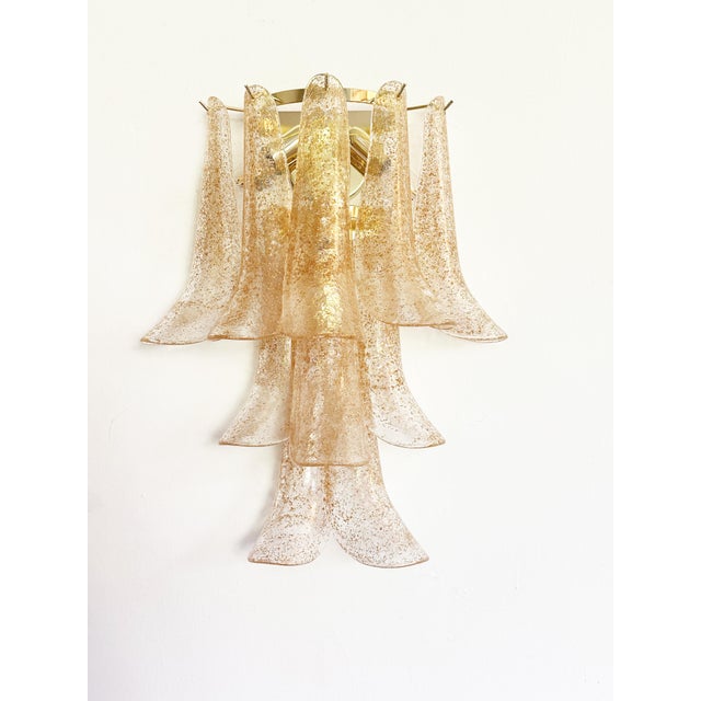 Mid-Century Modern Set of Two Transparent and Gold “Selle” Murano Glass Wall Sconce in Mazzega Style by Simoeng For Sale - Image 3 of 6