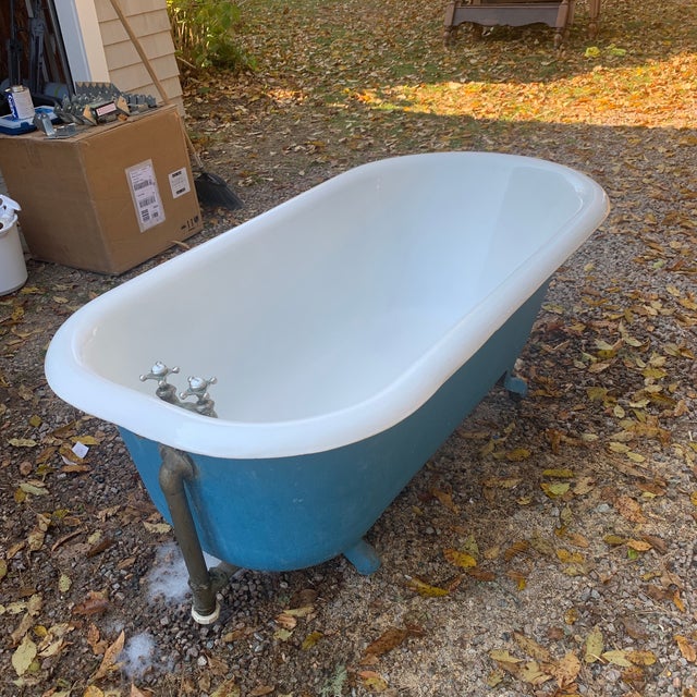 Antique Early 1900s Claw Foot Cast Iron Enameled Free Standing Bath Tub