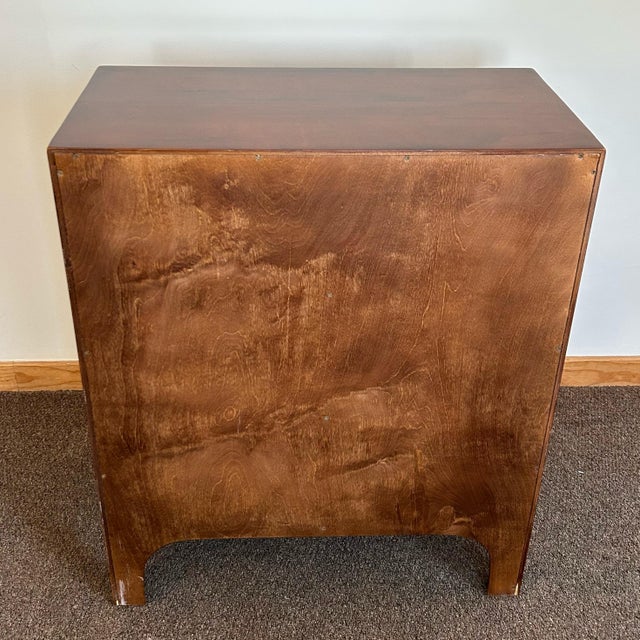 1990s Wright Table Co. Flamed Mahogany Bachelor’s Chest For Sale - Image 10 of 11