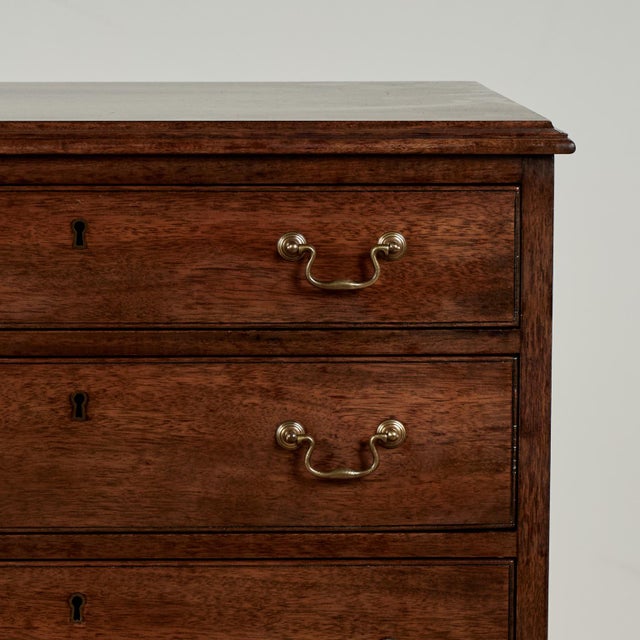 Vintage Pair of Chippendale Style Stands by Biggs For Sale - Image 4 of 18