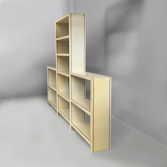 Space Age Italian Plastic Bookcase Dodona 300 by Ernesto Gismondi for Artemide, 1970s For Sale - Image 3 of 18