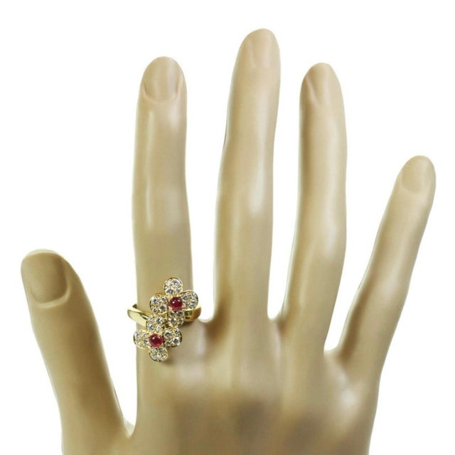Late 20th Century Van Cleef & Arpels Contemporary Ruby and Diamond “Trefle” Ring, 18KY Gold Size 6 For Sale - Image 5 of 18