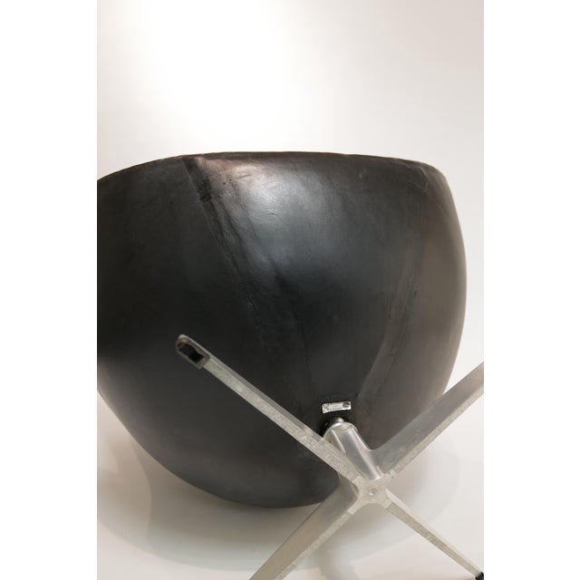 Mid 20th Century Arne Jacobsen Black Leather Egg Chair with Ottoman for Fritz Hansen For Sale - Image 15 of 15