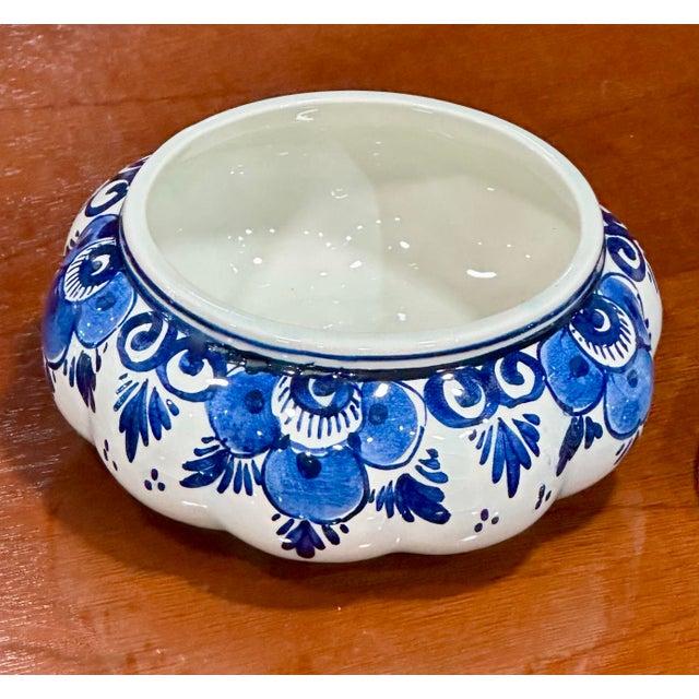 Mid 20th Century Mid 20th Century Dutch Delft Blue & White Hand-Painted Covered Trinket Box For Sale - Image 5 of 9