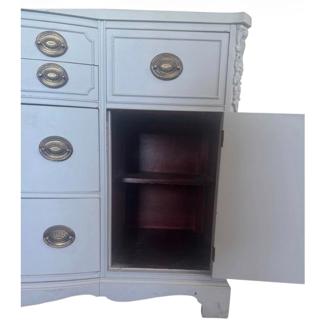 Wood 1940s Vintage Drexel “Travis Court" Federal Revival Sideboard Serpentine Credenza Cabinet Buffet Farmhouse Cottage French Country Console, Attributed For Sale - Image 7 of 12
