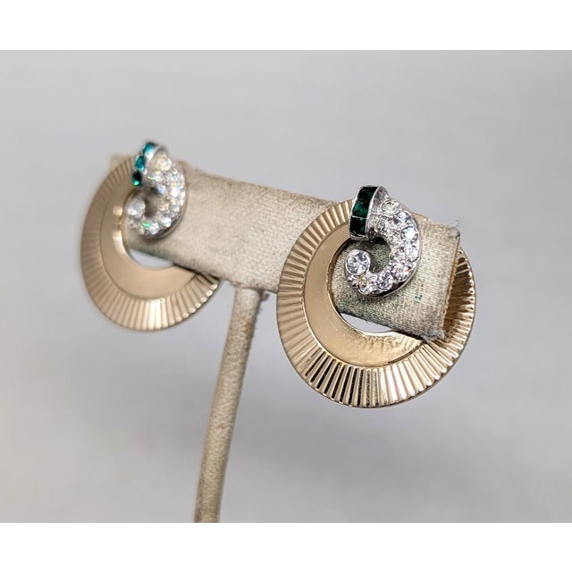 Vintage Signed Boucher Goldtone Faux-Emerald & Clear Rhinestone Swirl Screw Back Earrings-2 Pieces For Sale In Philadelphia - Image 6 of 8