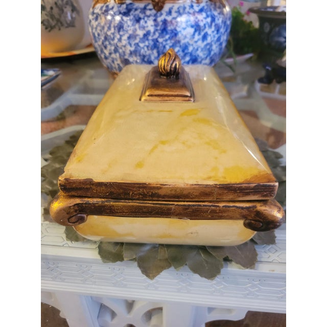 Vintage Ceramic Pale Yellow, Green Gold Fleur De Lis Decorative Storage Box For Sale In West Palm - Image 6 of 10