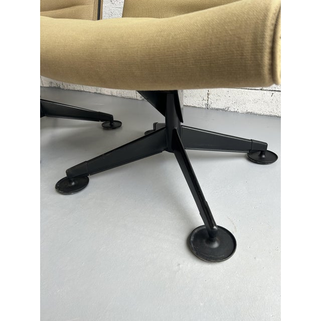 Armchairs attributed to Richard Sapper from Knoll Inc. / Knoll International, Set of 4 For Sale - Image 6 of 7