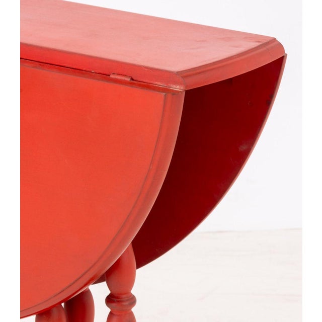 English George III Style Red Painted Circular Drop Leaf Table For Sale - Image 3 of 9