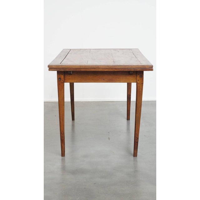 Antique English Extendable Dining Table in Elm and Cherrywood For Sale - Image 5 of 18