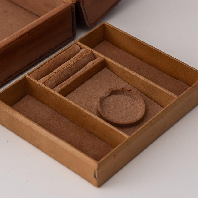 Antique Victorian Leather and Brass Jewellery Case, 1900 For Sale - Image 9 of 10