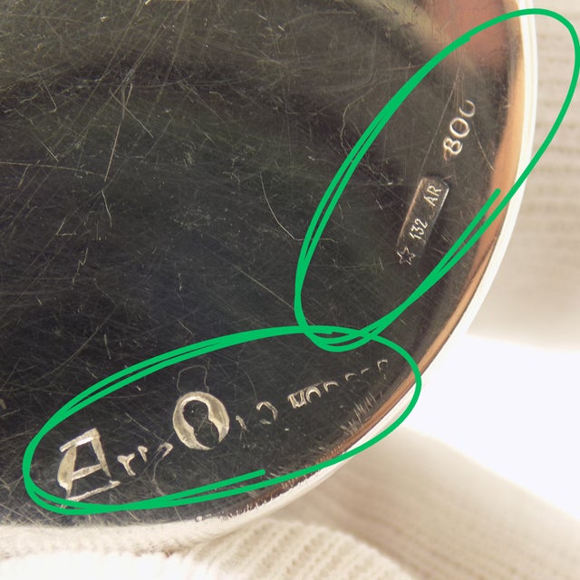 Metal Vintage Italian Handmade Genuine Silver Bunch of Grapes Decorated Pill Snuff Trinket Box For Sale - Image 7 of 9