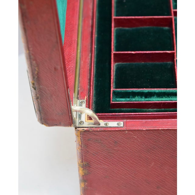 Late 19th Century Antique English Leather Jewelry Chest For Sale In Los Angeles - Image 6 of 11