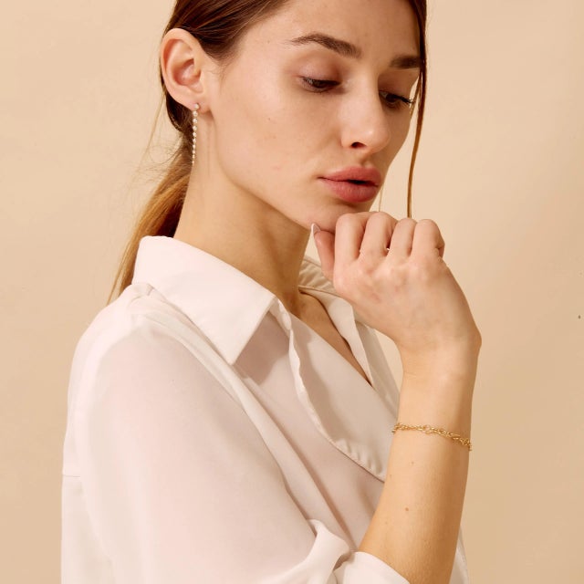 Contemporary Syna Yellow Gold Chakra Link Bracelet For Sale - Image 3 of 4