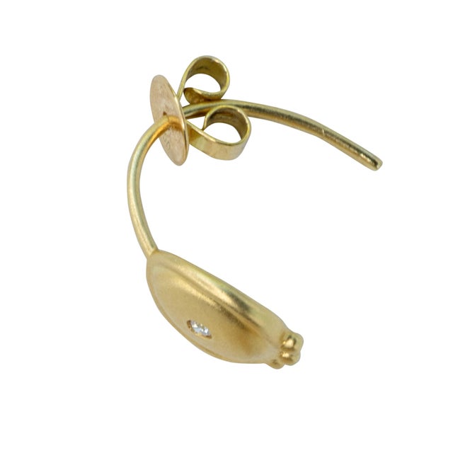 2020s Oro 18k Gold Diamond Hook Earrings, A Pair For Sale - Image 5 of 8