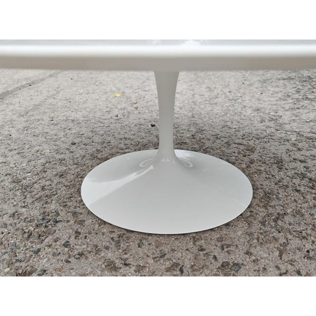 Table with White Laminated Top by Eero Saarinen for Knoll, 1980s For Sale - Image 9 of 11