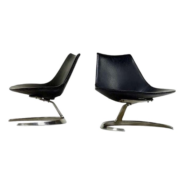 Pair of Rare Danish Scimitar Lounge Chairs For Sale