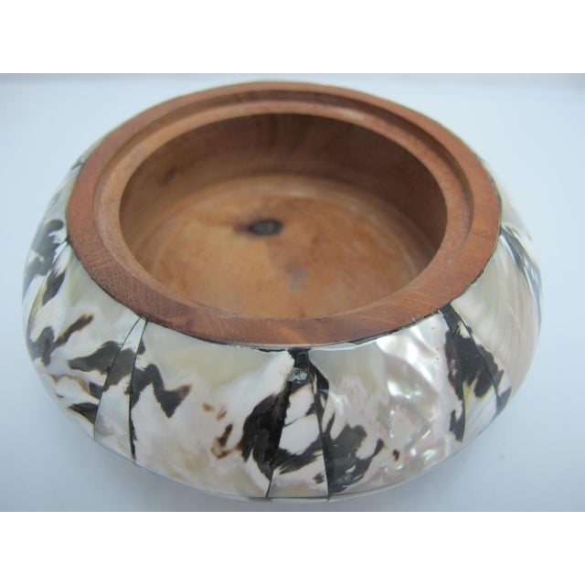 Wood Inlaid Mother of Pearl Black & White Shell Round Lidded Trinket Box For Sale - Image 9 of 10