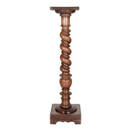 Example of Pedestals and Columns in Orlando