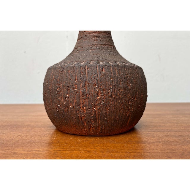1960s Mid-Century Modern Danish Studio Pottery Table Lamp by Jytte Trebbien and Harry Nielsen for Tusbo, Denmark, 1960s For Sale - Image 5 of 18