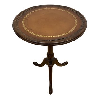 Vintage English Victorian Style Side Table or Plant Stand For Sale